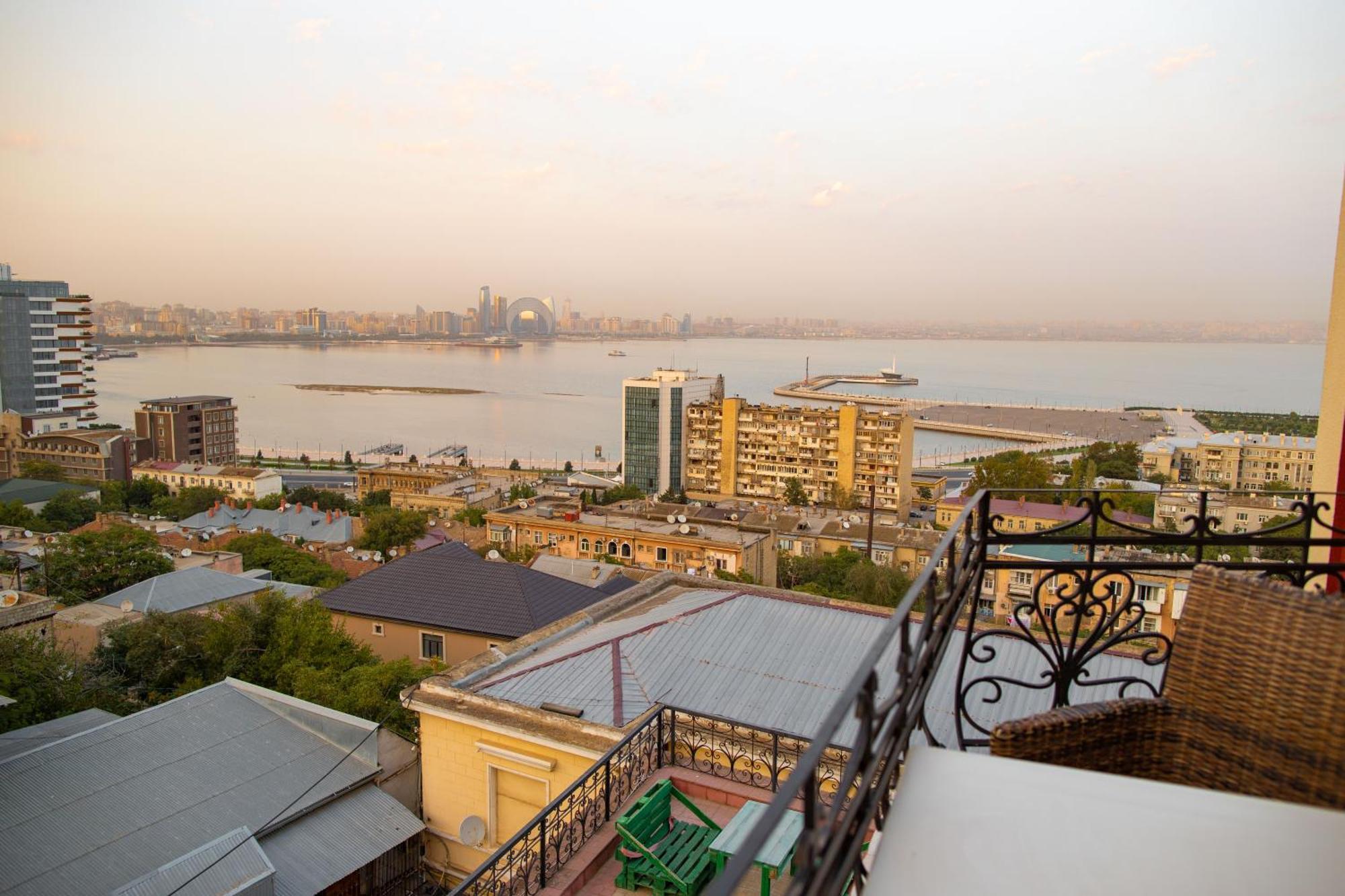 Red Roof Seaview Hotel Баку Экстерьер фото