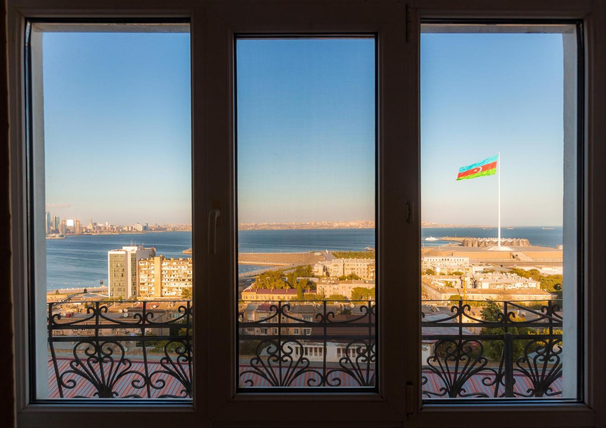 Red Roof Seaview Hotel Баку Экстерьер фото