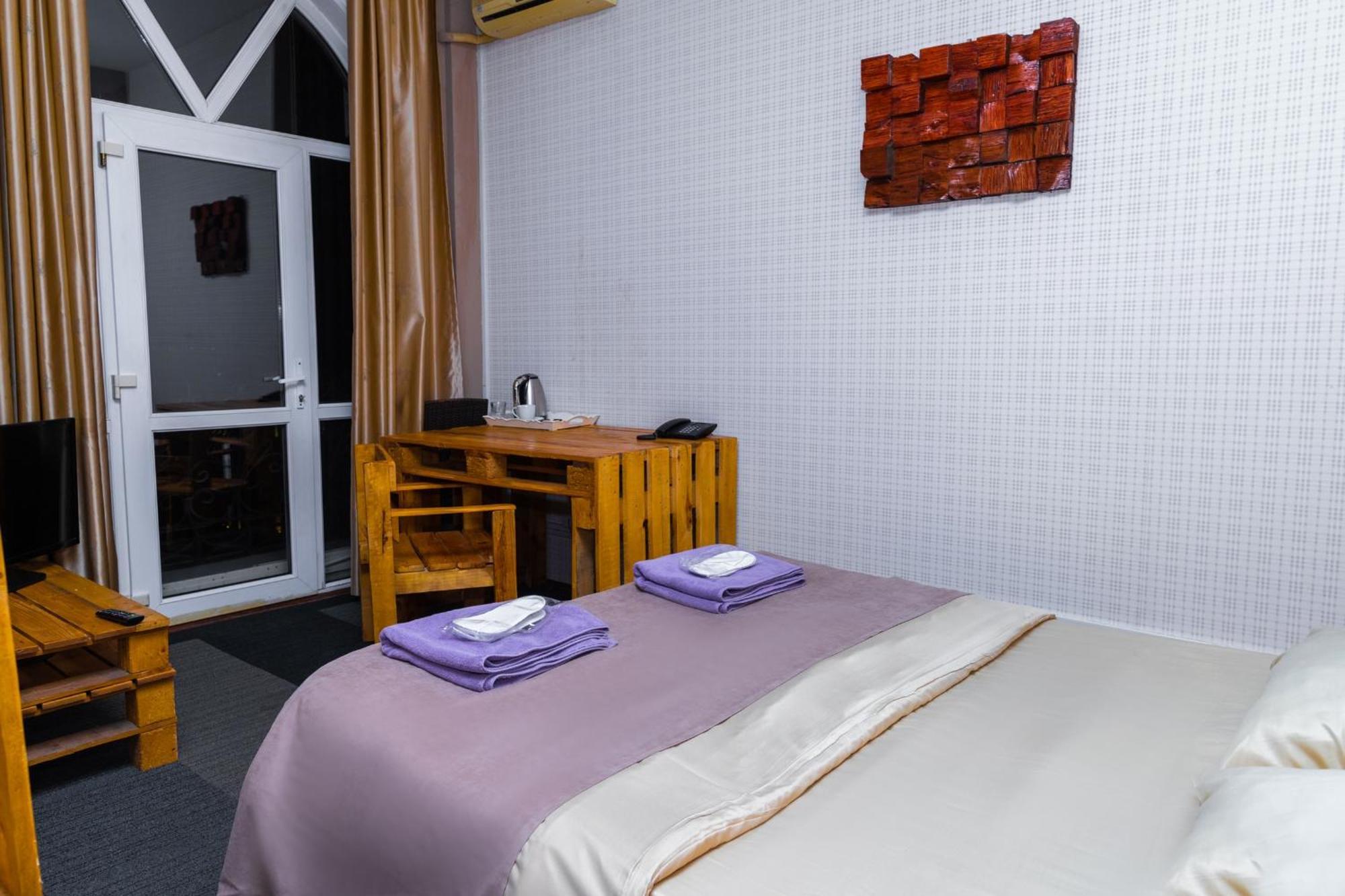 Red Roof Seaview Hotel Баку Экстерьер фото