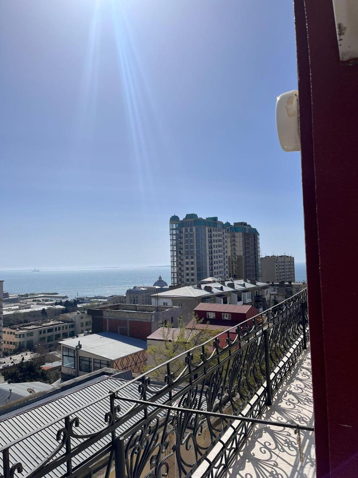 Red Roof Seaview Hotel Баку Экстерьер фото