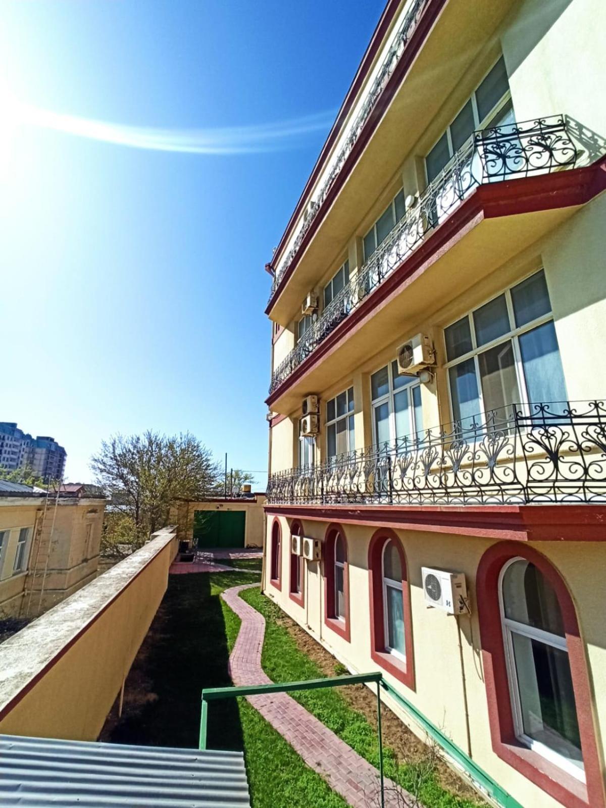 Red Roof Seaview Hotel Баку Экстерьер фото