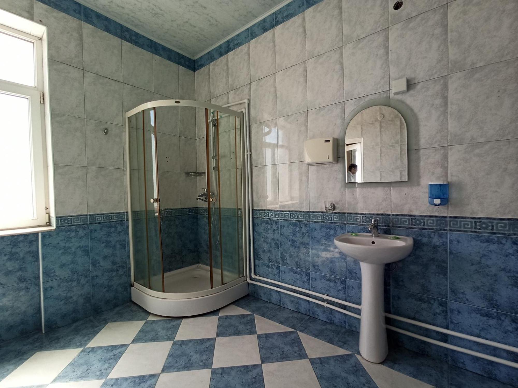 Red Roof Seaview Hotel Баку Экстерьер фото