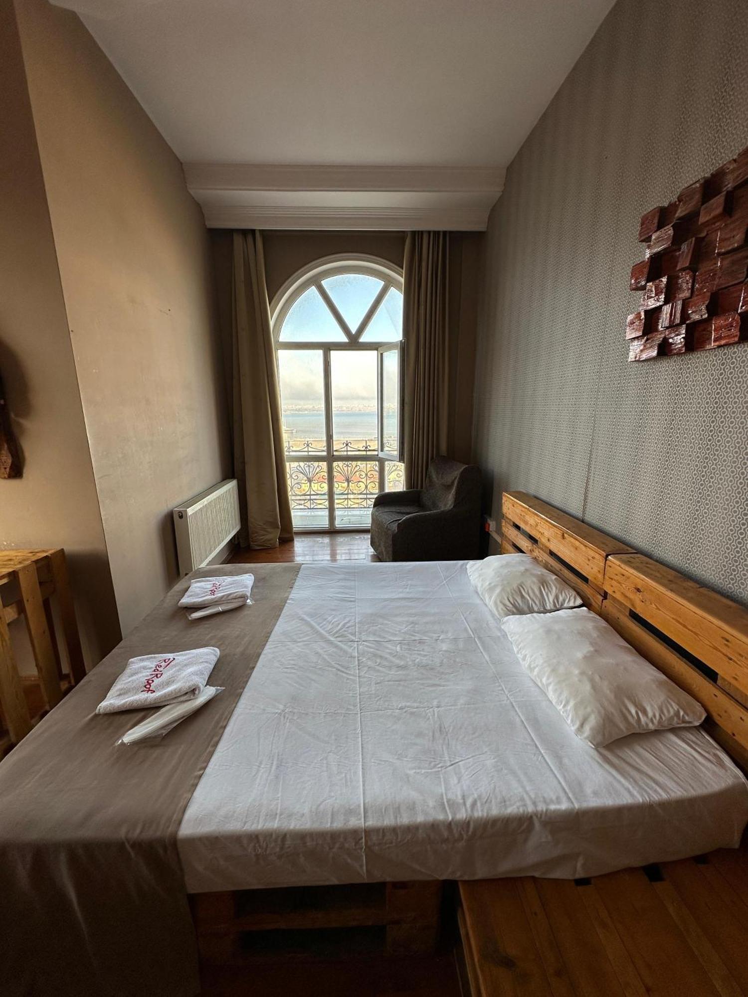 Red Roof Seaview Hotel Баку Экстерьер фото